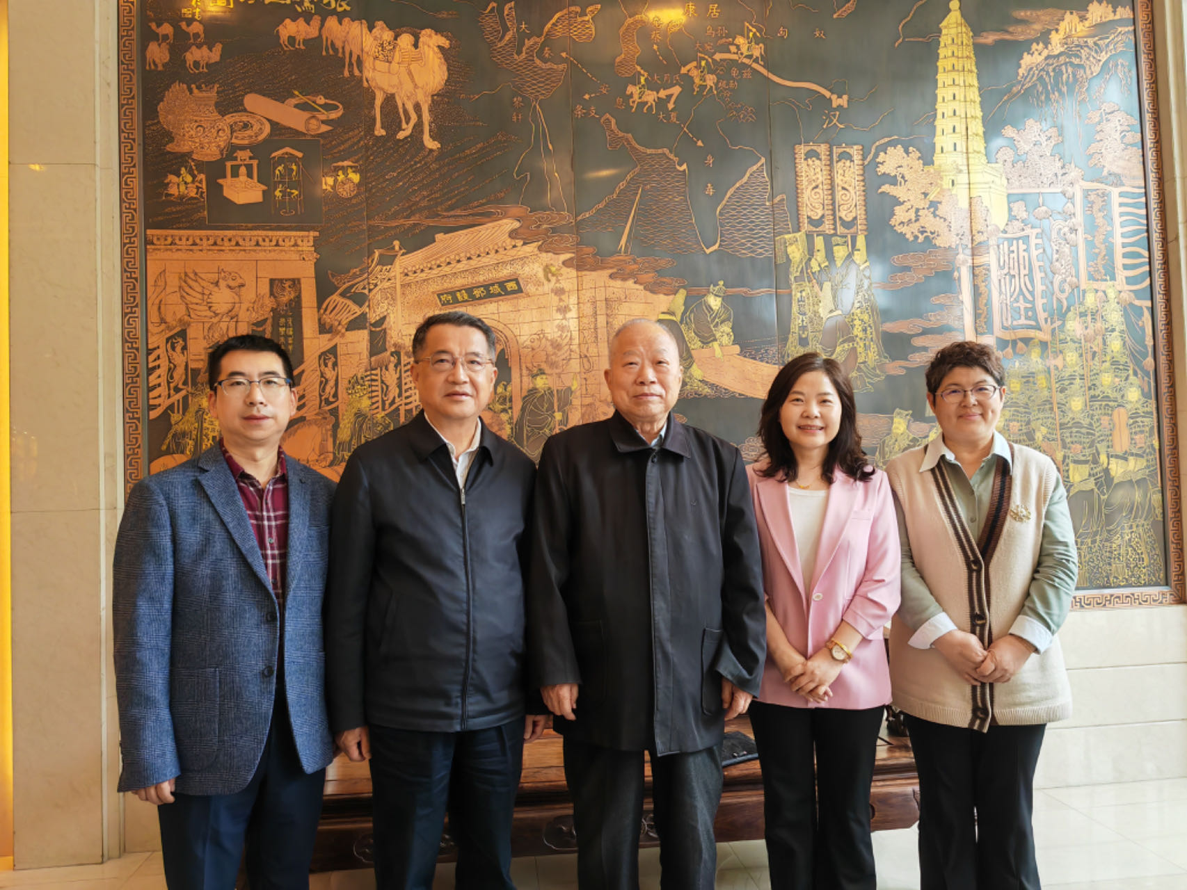 安危、苏蕊与上海宋庆龄研究会薛潮一行 召开《宋庆龄与埃德加·斯诺》审稿会